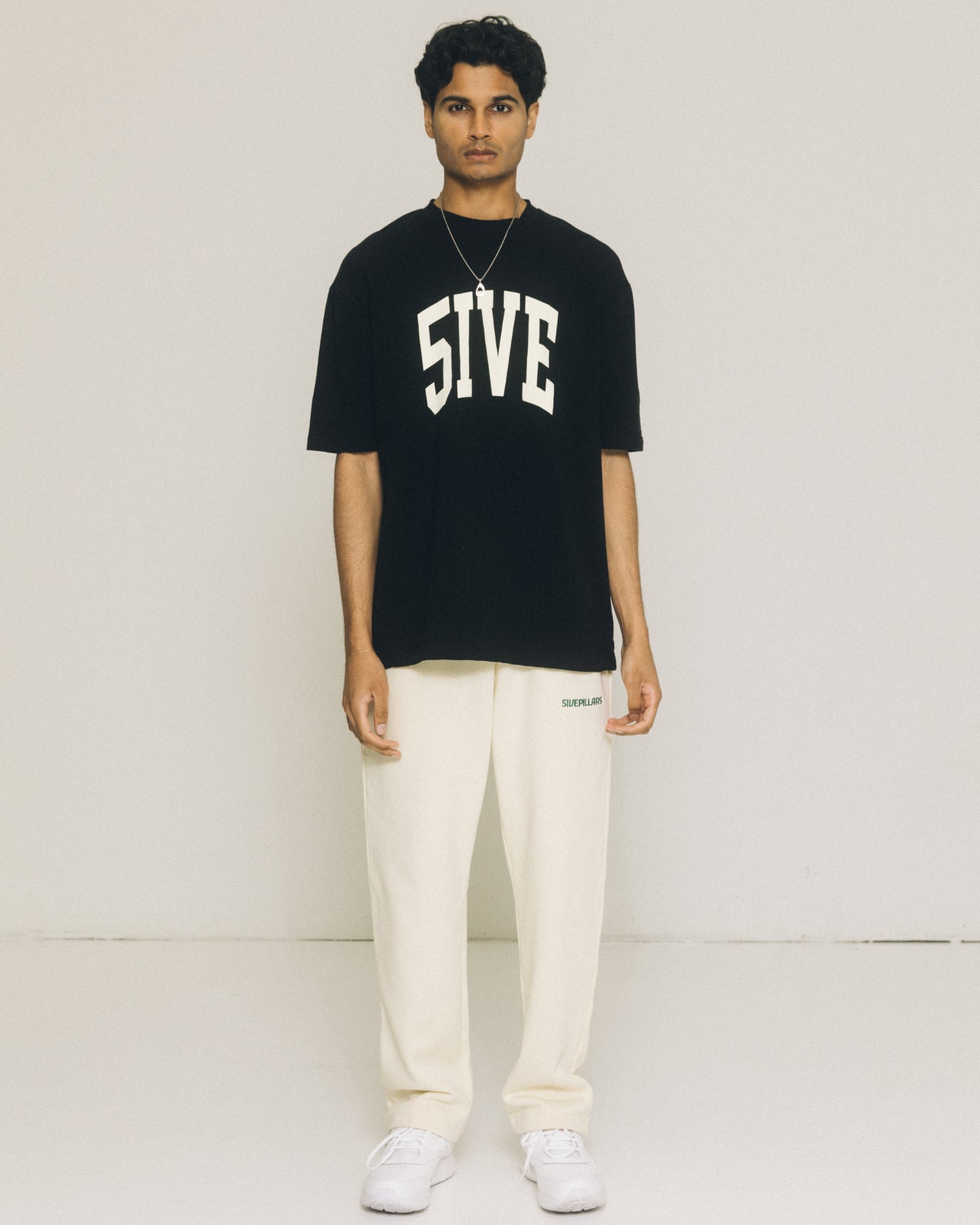 5ivepillars Tee - Black