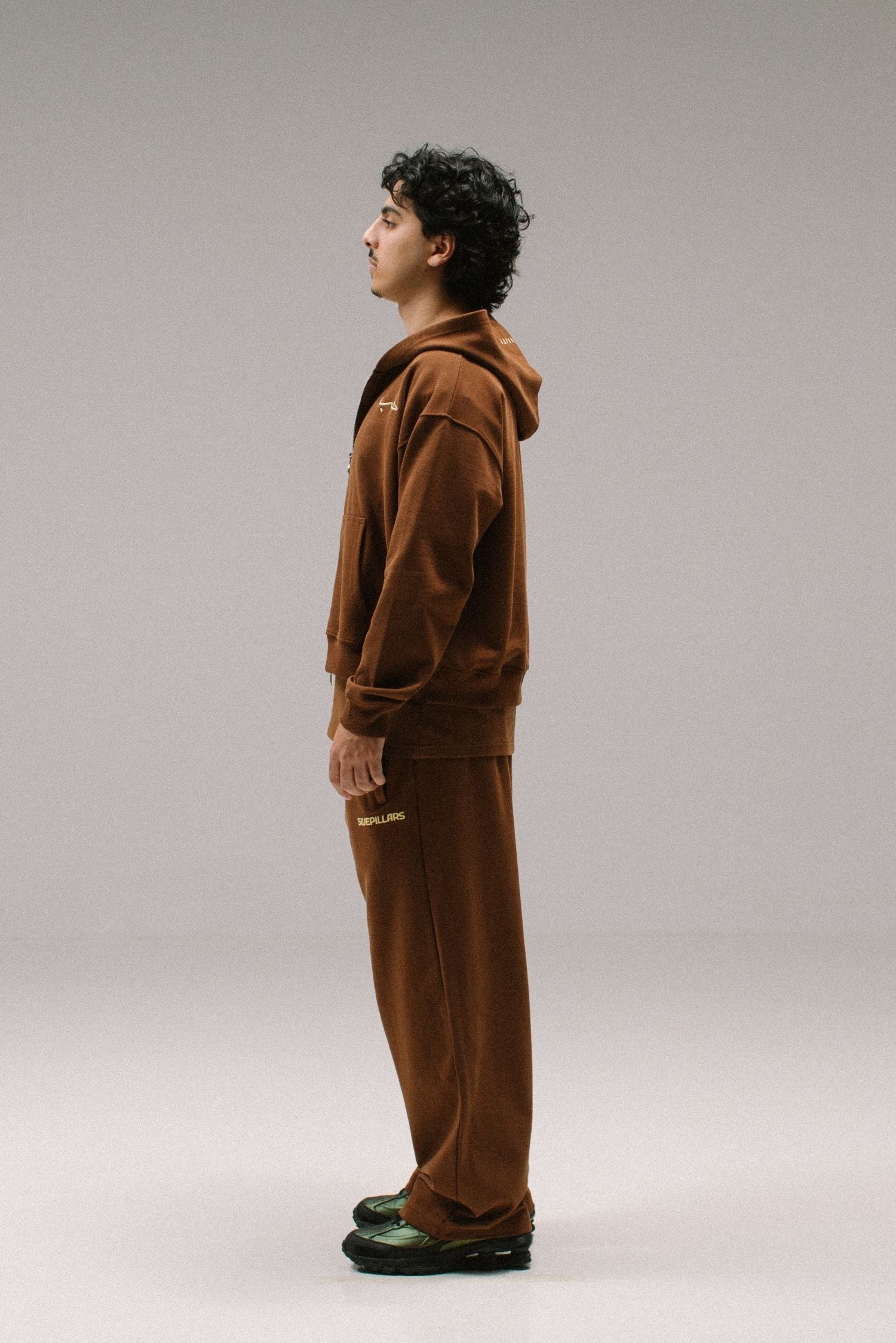 Hub (Love) Zip-Up Hoodie - Brown